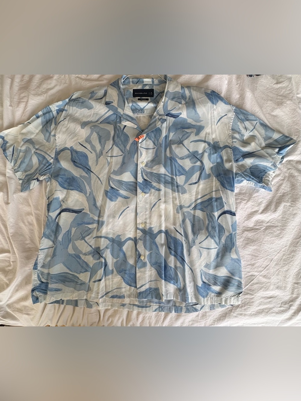 Abercrombie & Fitch Blue Watercolor Abstract Floral Breezy Camp Shirt, XL